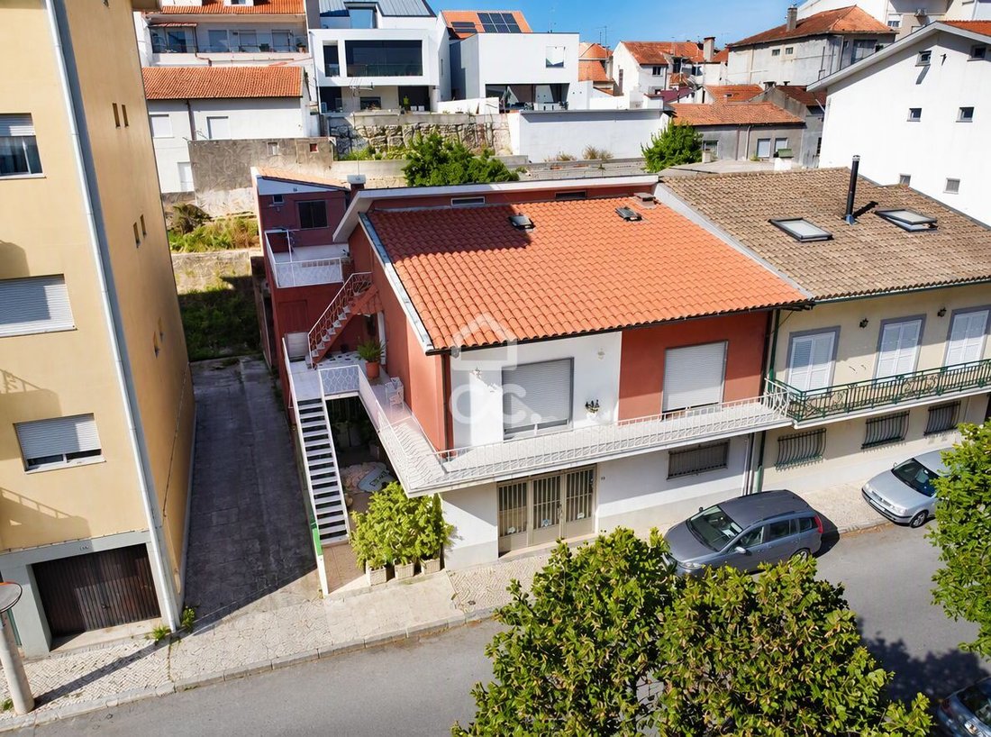 Townhouse in Santo Antonio dos Olivais, Coimbra District, Portugal 1 - 19156303