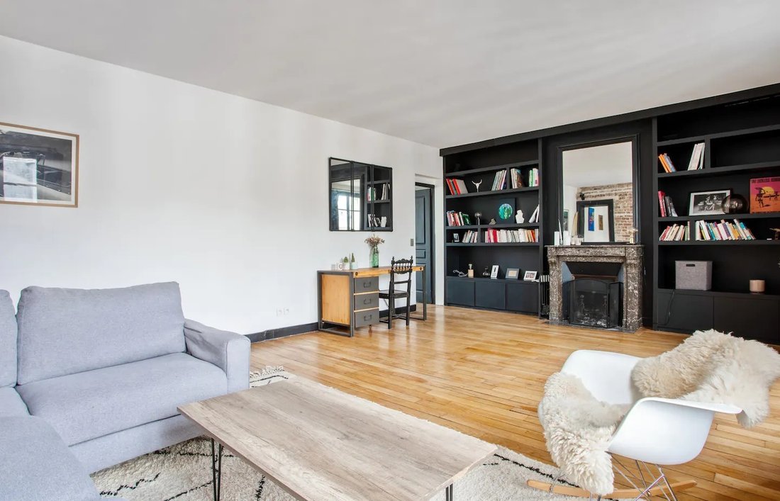 Apartment in Faubourg du Temple-Hôpital Saint Louis, Paris 10e Arrondissement, Paris 3 - 19153629