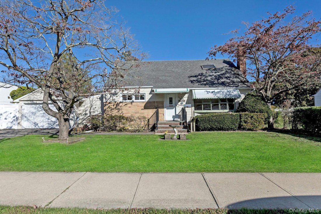 House in Massapequa, New York, United States 2 - 19156094