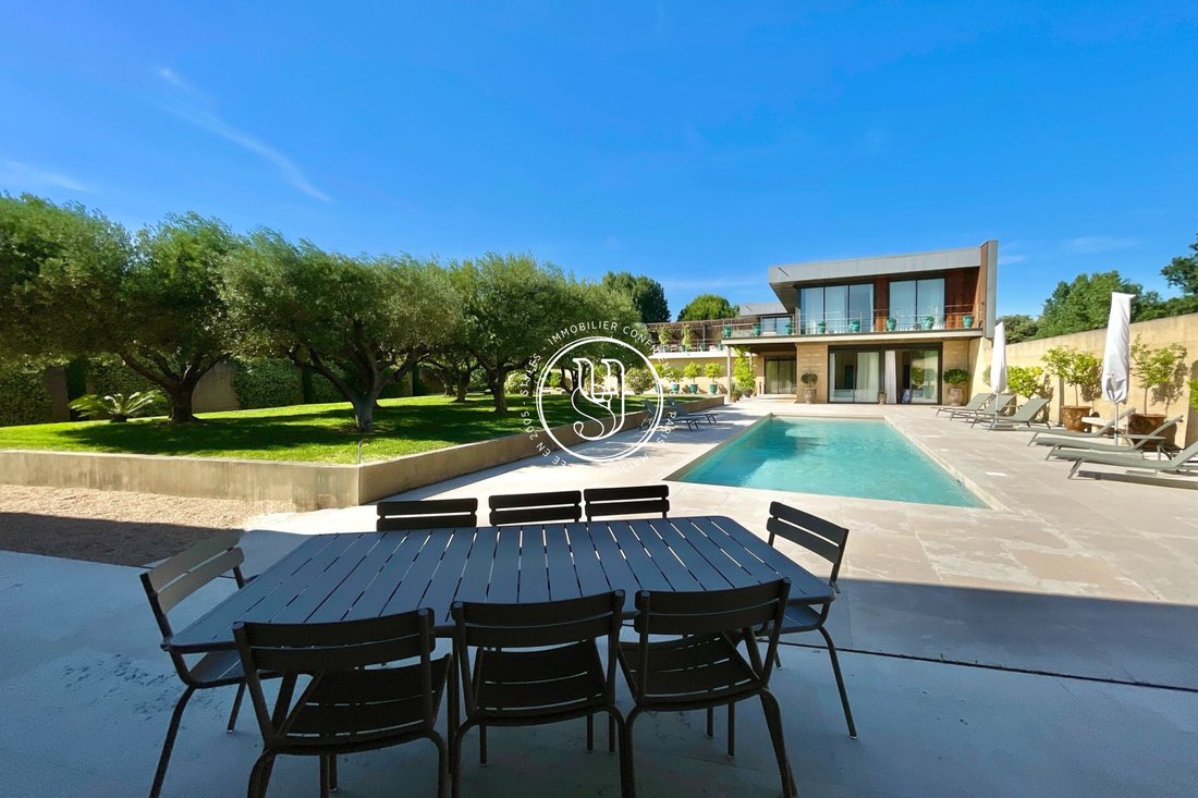 Villa en Uzès, Occitania, Francia 1 - 19153626