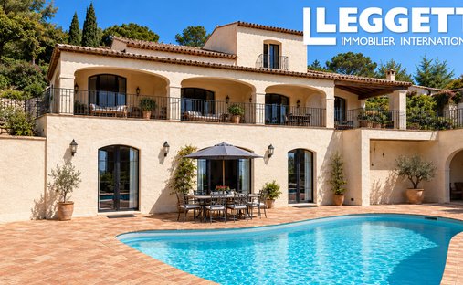 Villa in Les Adrets-de-l'Estérel, Provence-Alpes-Côte d'Azur, France 1