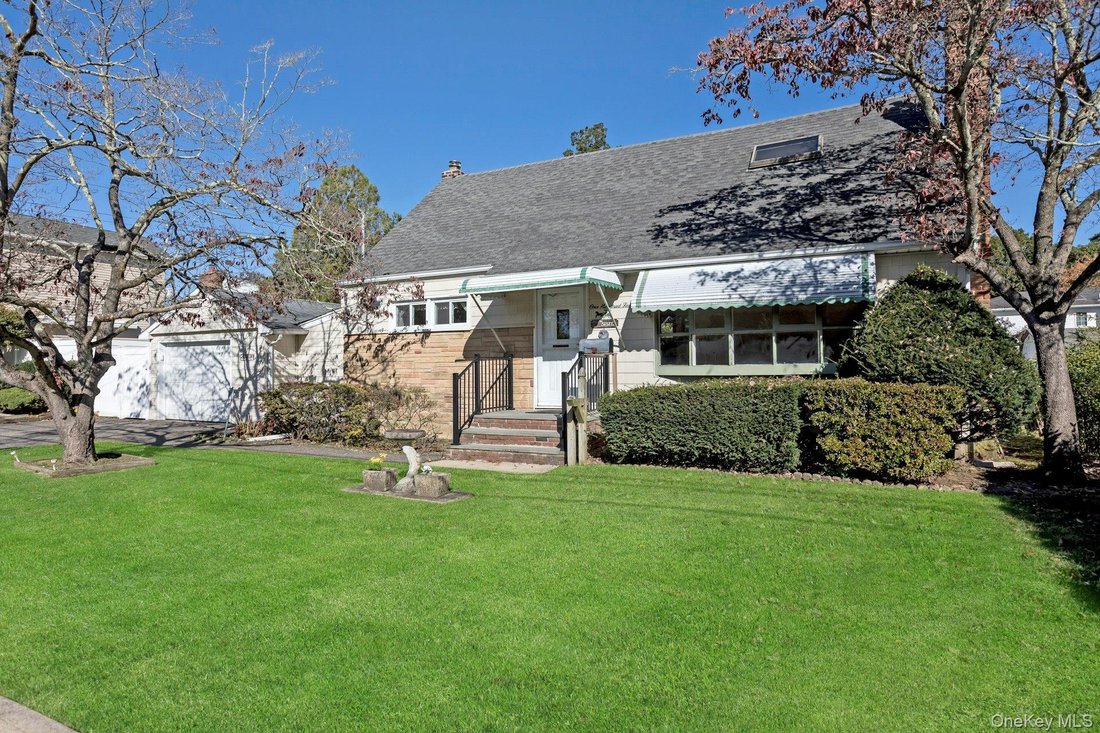 House in Massapequa, New York, United States 1 - 19156094