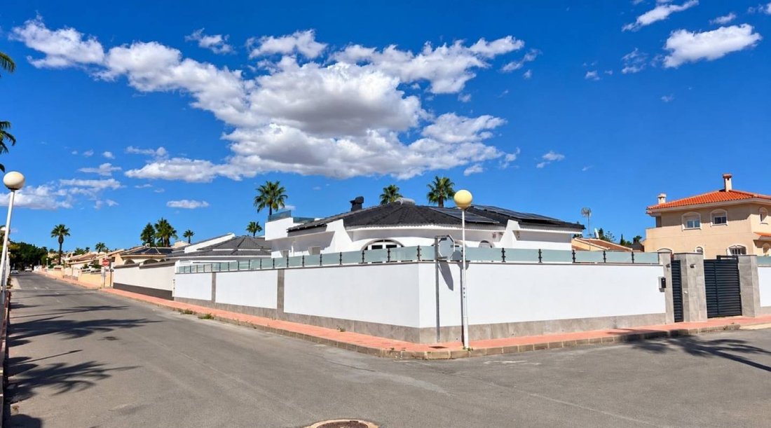 Villa in Quesada, Rojales, Land Valencia 2 - 19156223