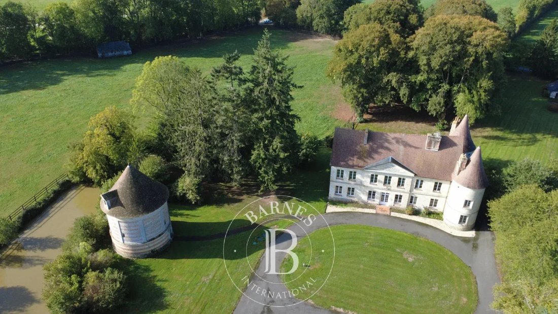 Castillo en Livarot-Pays-d'Auge, Normandía, Francia 3 - 19153285