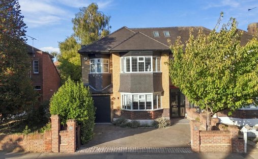 Haus in Aldersbrook, Redbridge, England 1
