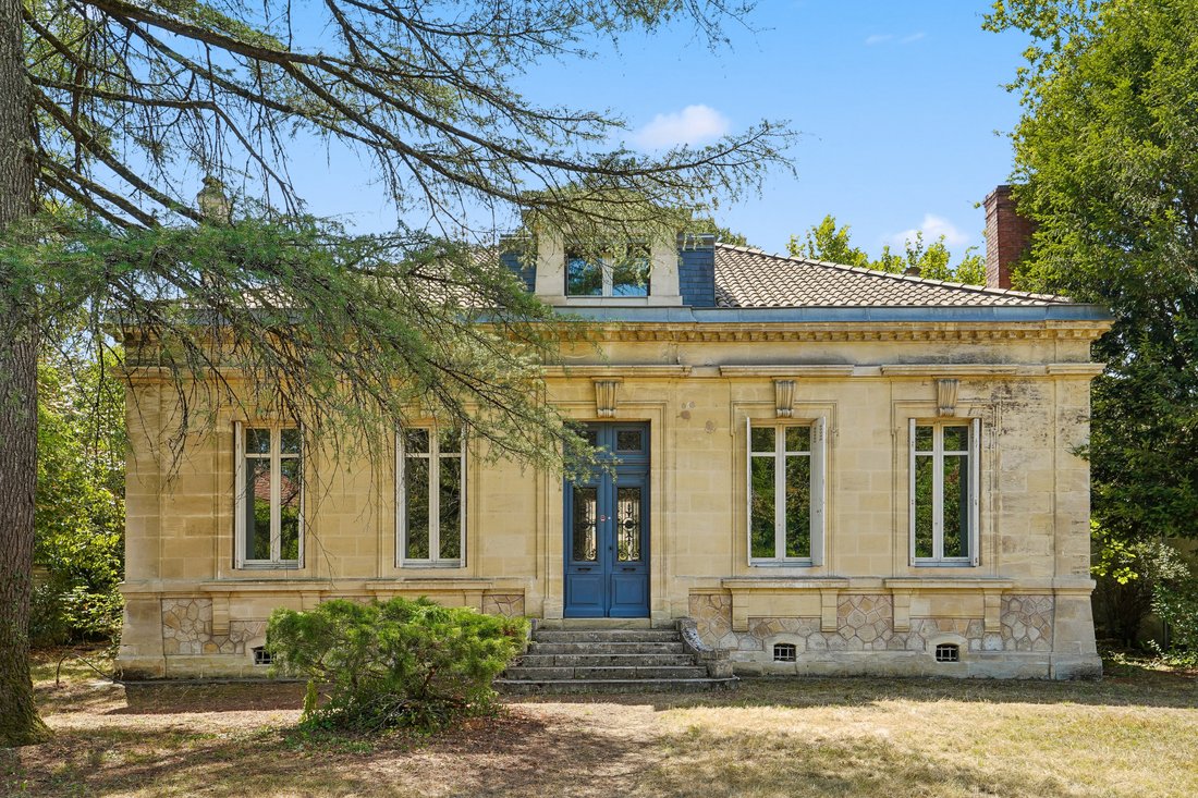 House in Saint-Medard-en-Jalles, Nouvelle-Aquitaine, France 1 - 19153619