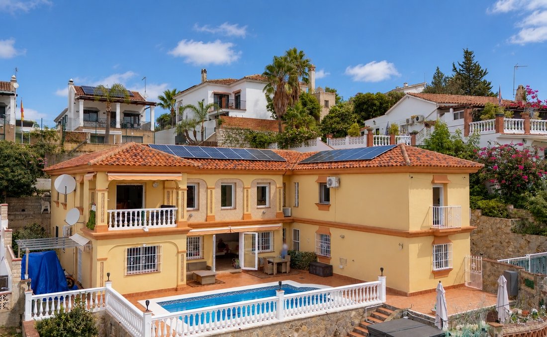 Villa in Torrevieja, Valencian Community, Spain 1 - 19155631