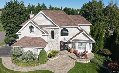 House in Holtsville, New York, United States 1
