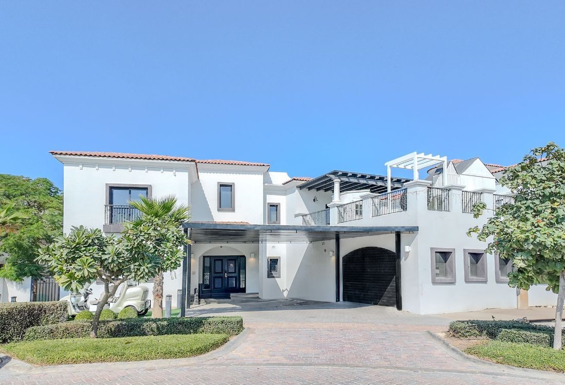 Villa in Jumeirah Golf Estates, Dubai, Vereinigte Arabische Emirate 1 - 19157454