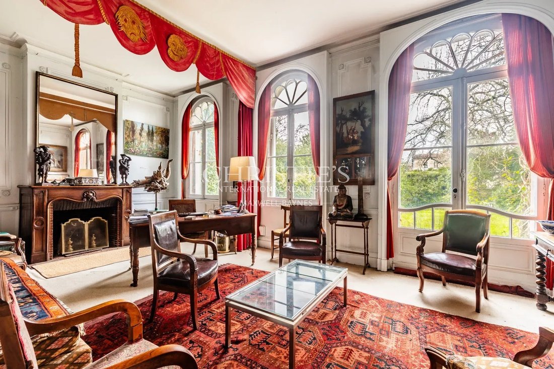 Estate in Grand Parc-Chartrons-Paul Doumer, Bordeaux, France 4 - 16810596