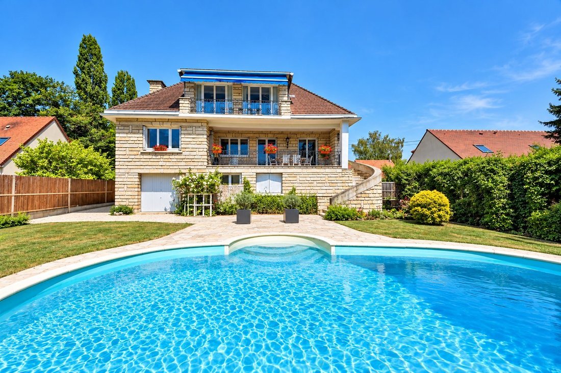 Maison à Orgerus, Île-de-France, France 1 - 16468282