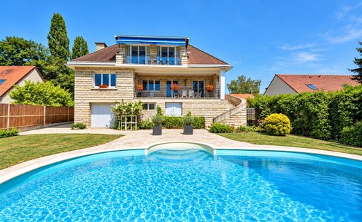 Casa en Orgerus, Isla de Francia, Francia 1