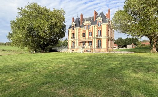 Château à Saint-Julien-sur-Calonne, Normandie, France 1