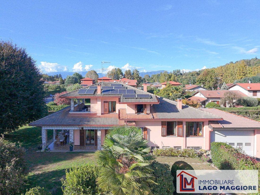 Villa in Travedona Monate, Lombardy, Italy 3 - 19157337