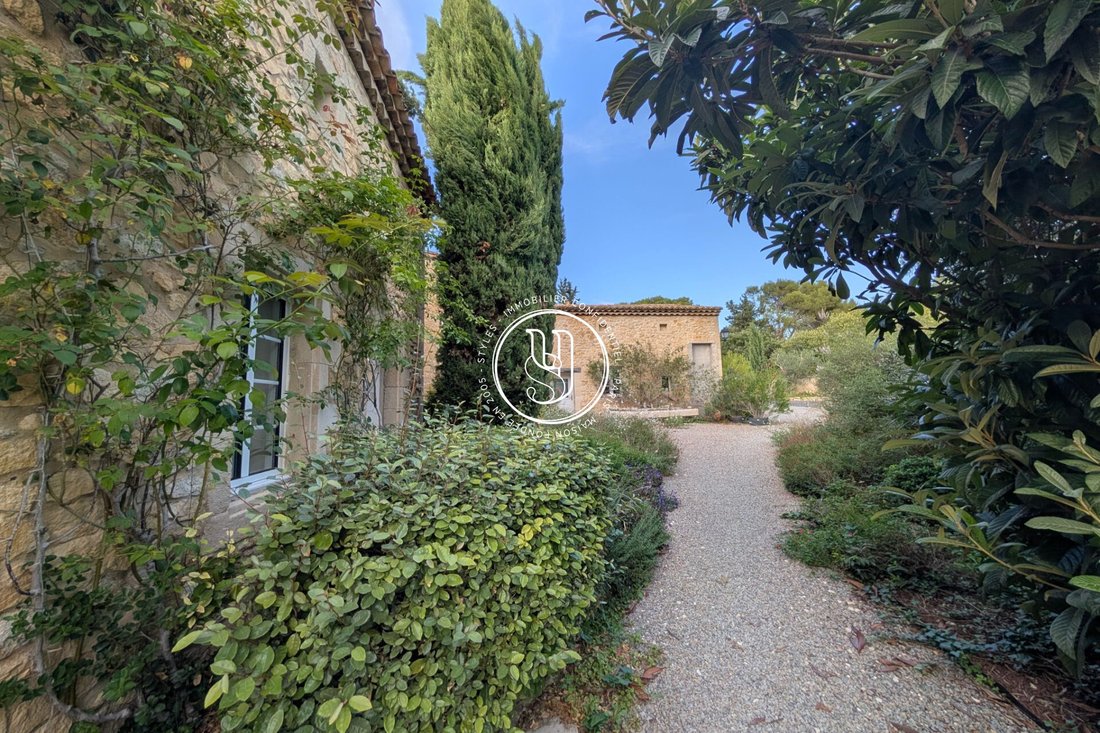Villa en Uzès, Occitania, Francia 3 - 19153027