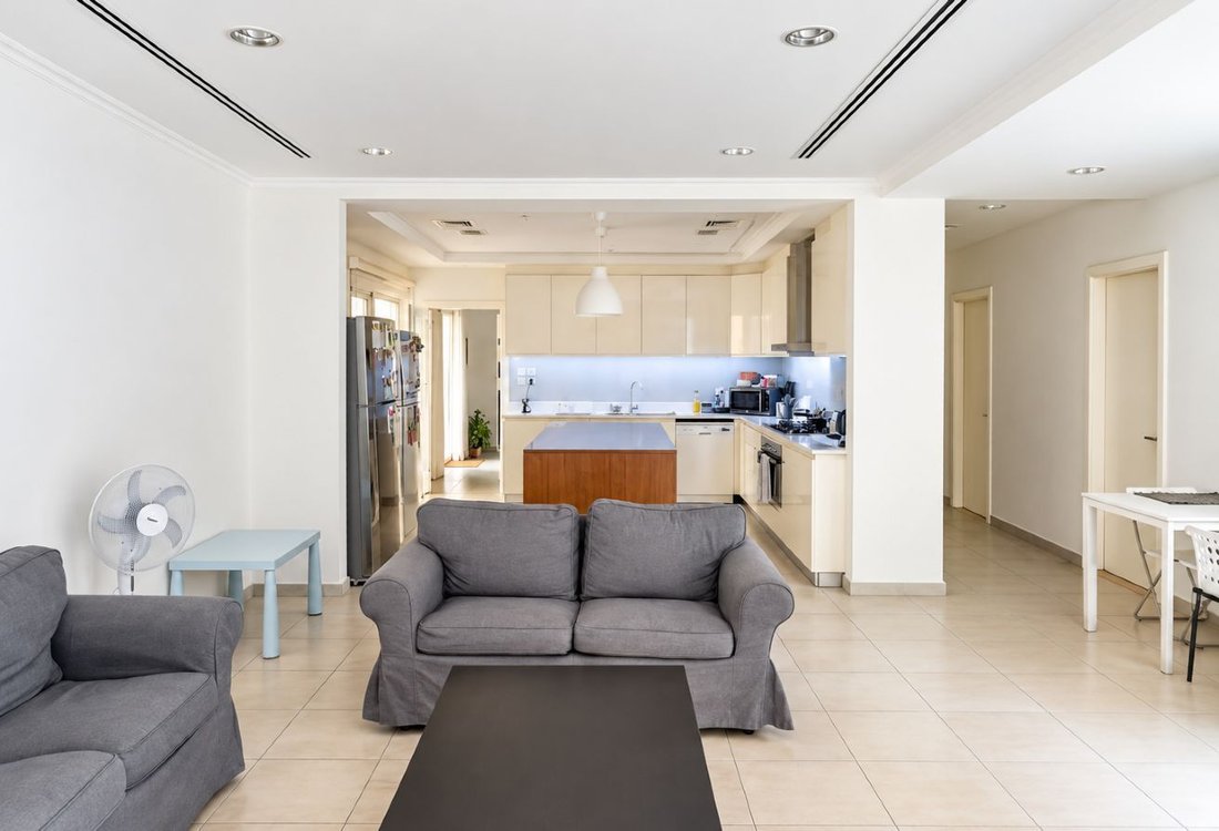 Villa in Dubai Investments Park, Dubai, United Arab Emirates 5 - 19157472