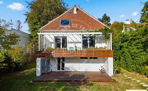 Villa in Gressets-Centre-Garenne-Bechevet, La Celle-Saint-Cloud, Frankreich 1