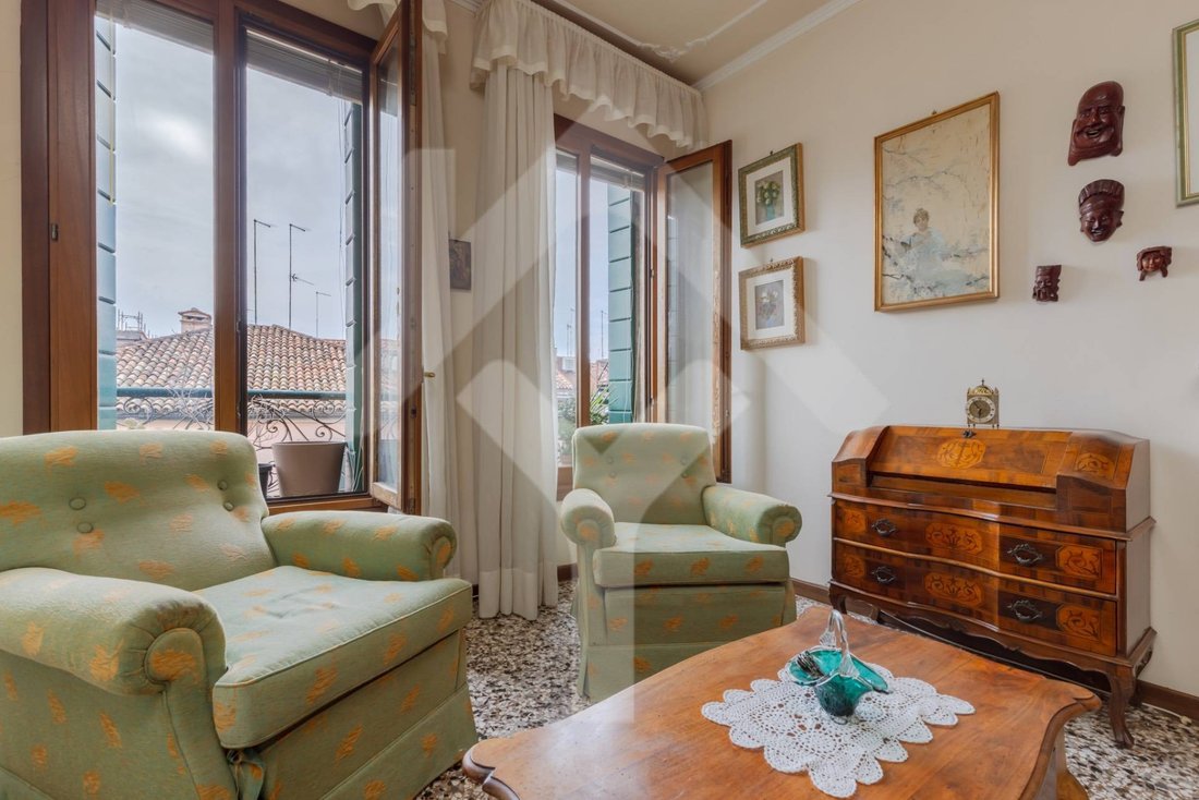 Apartment in Saint Paul, Venice, Italy 4 - 19157314