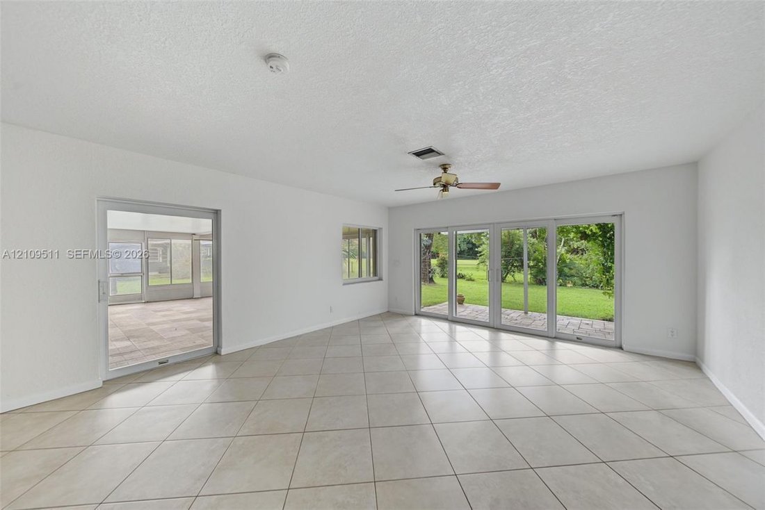 House in Plantation, Florida, United States 2 - 19157499
