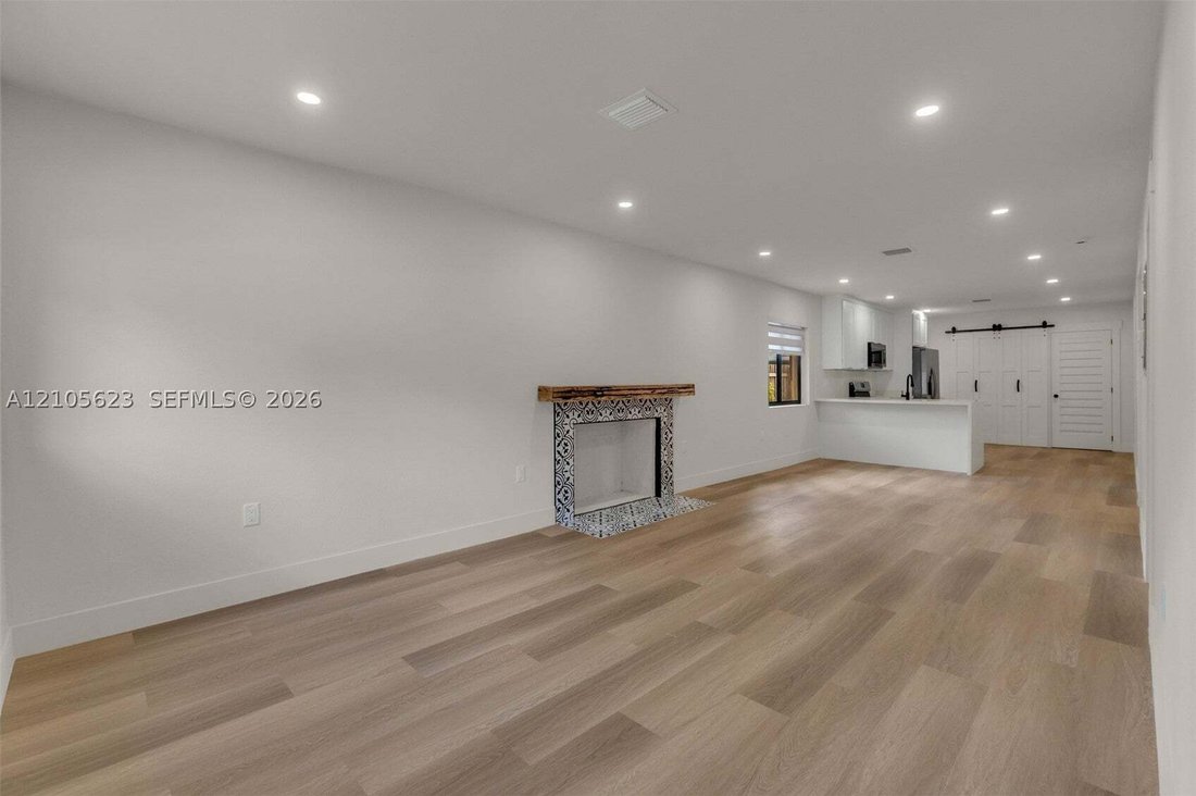 House in Hialeah, Florida, United States 5 - 19099466
