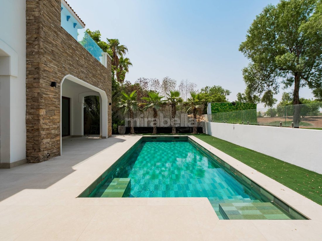Villa in Jumeirah Golf Estates, Dubai, United Arab Emirates 4 - 19155989