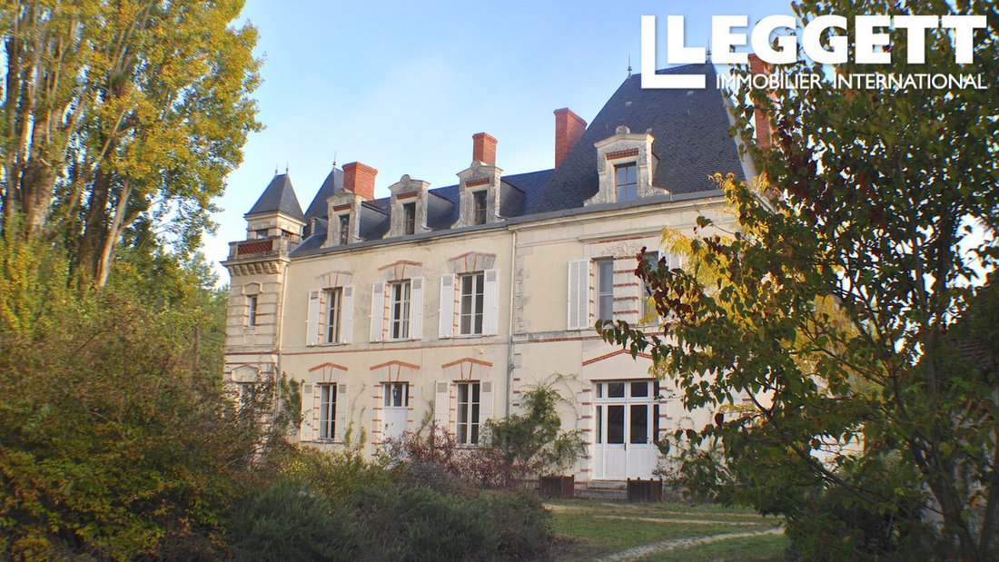 Casa en Noyant-Villages, Países del Loira, Francia 1 - 19153124