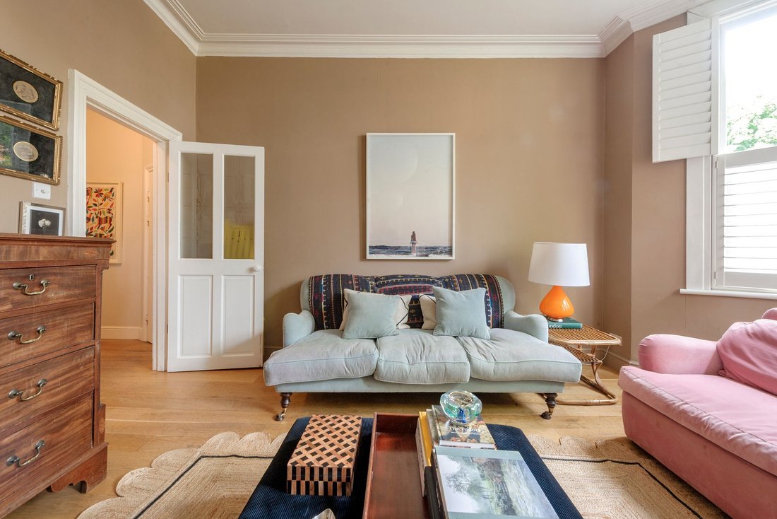 Apartment in Brondesbury Park, Brent, England 2 - 19124517