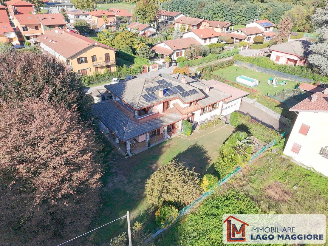 Villa in Travedona Monate, Lombardy, Italy 4 - 19157337