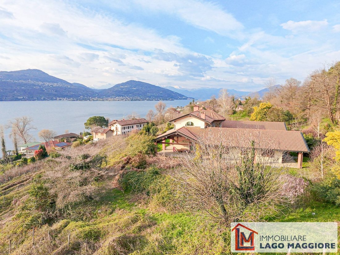 Villa in Angera, Lombardy, Italy 3 - 19157326