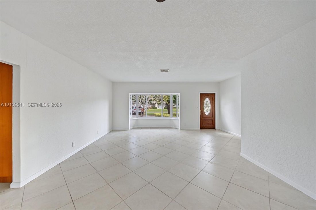 House in Plantation, Florida, United States 5 - 19157499