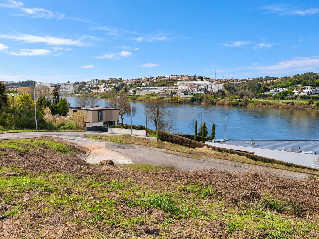 Land in Oliveira do Douro, Distrikt Porto, Portugal 1 - 19153491