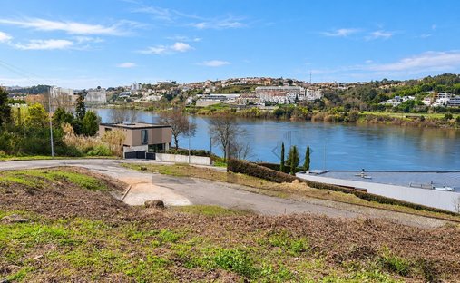 Land in Oliveira do Douro, Distrikt Porto, Portugal 1