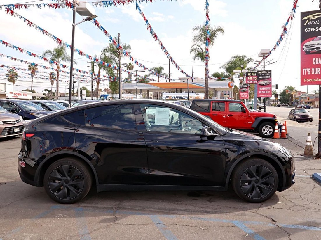 Suv in El Monte, CA, United States 5 - 19156661