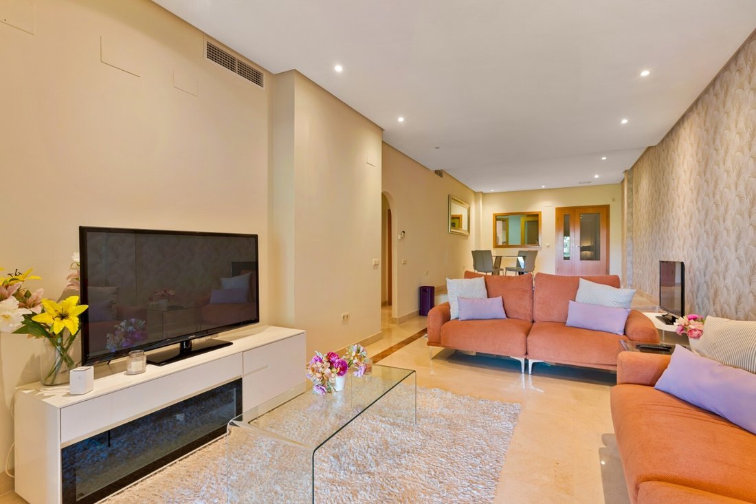 Apartment in Puerto Banus, Marbella, Spain 2 - 19153021