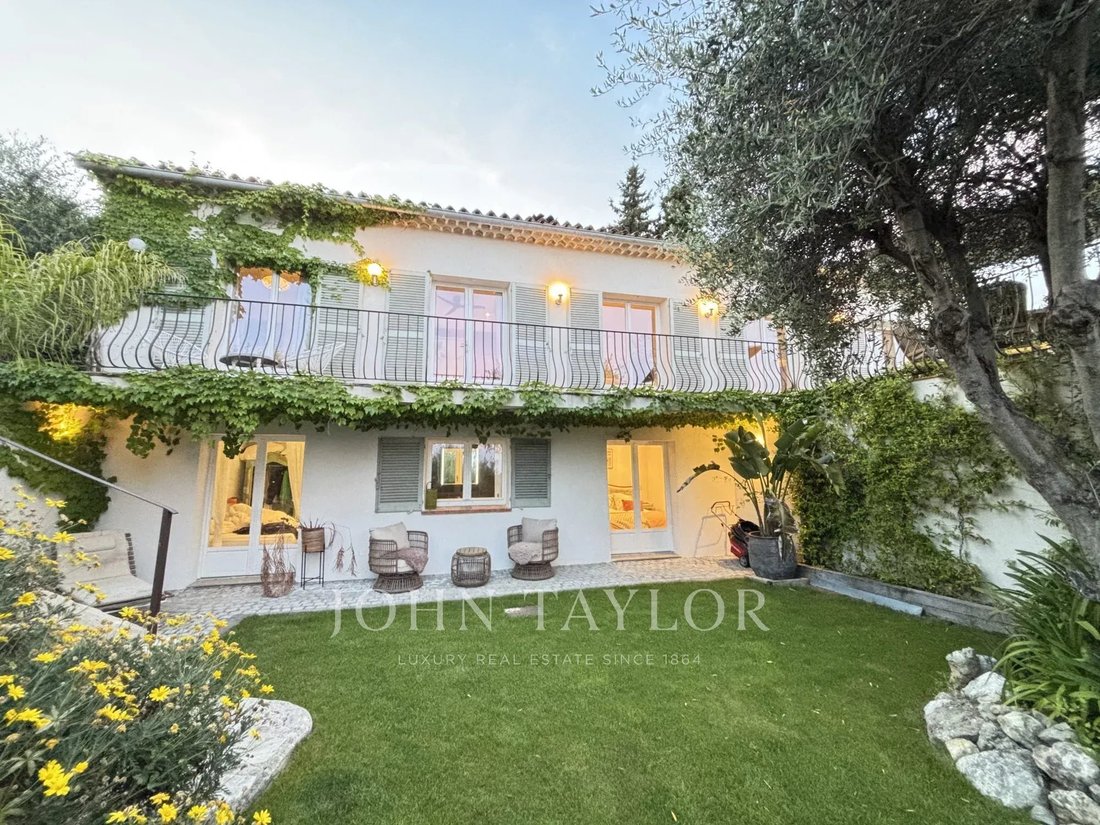 Villa in Grasse, Provence-Alpes-Côte d'Azur, France 1 - 19153122
