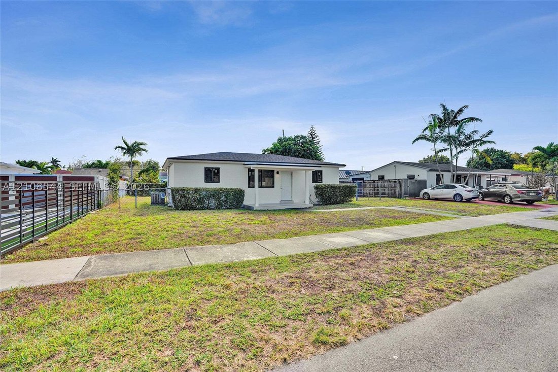 House in Miami, Florida, United States 1 - 19155763