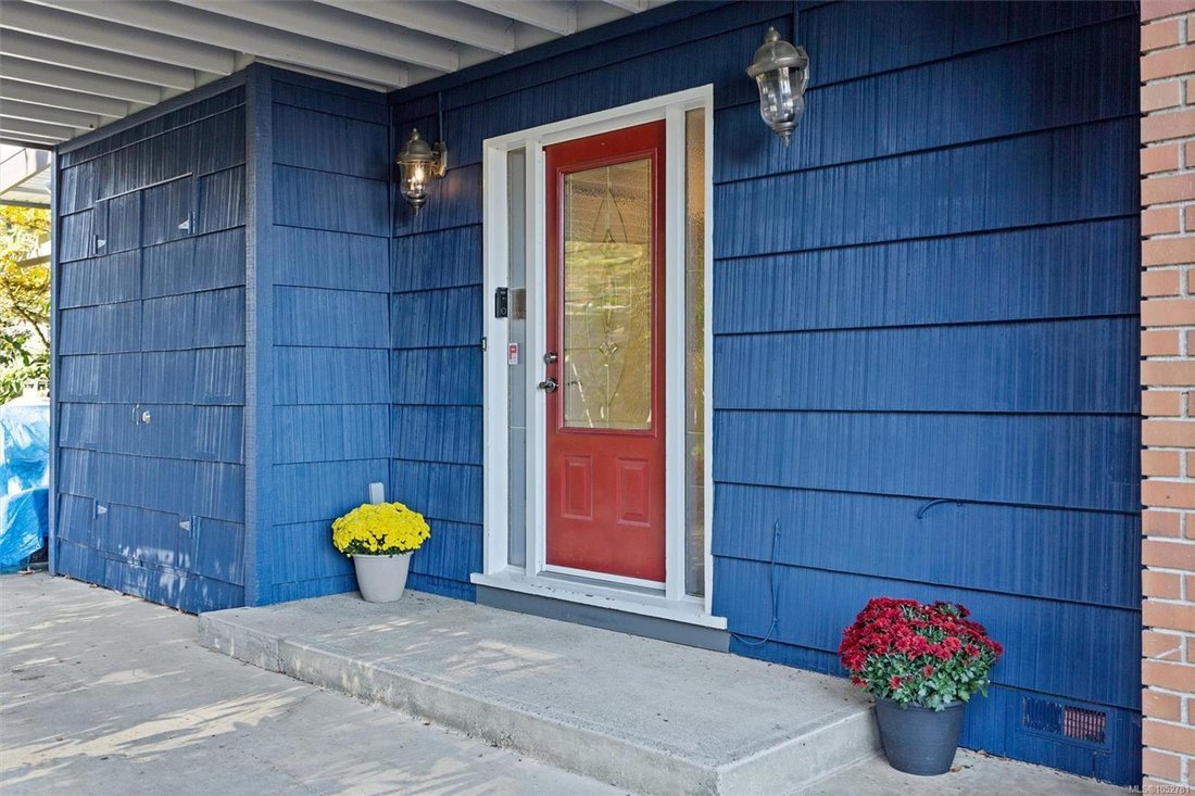 House in North Saanich, British Columbia, Canada 4 - 19156233