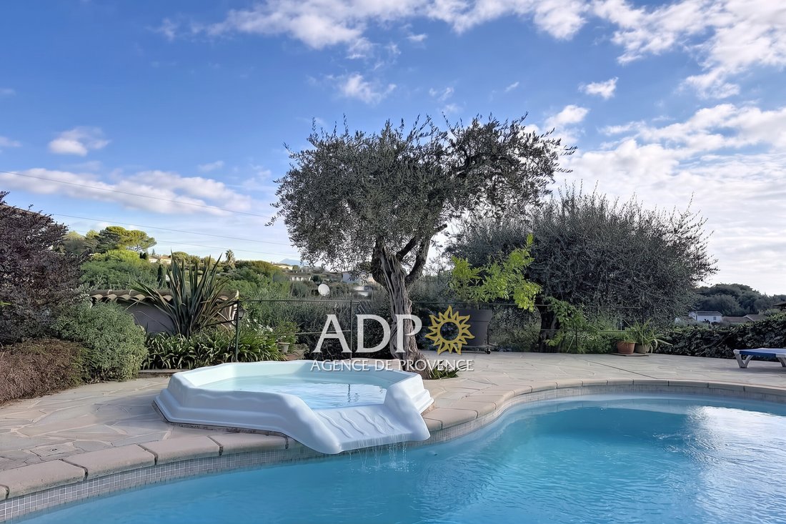 Villa in Grasse, Provence-Alpes-Côte d'Azur, France 2 - 19153019