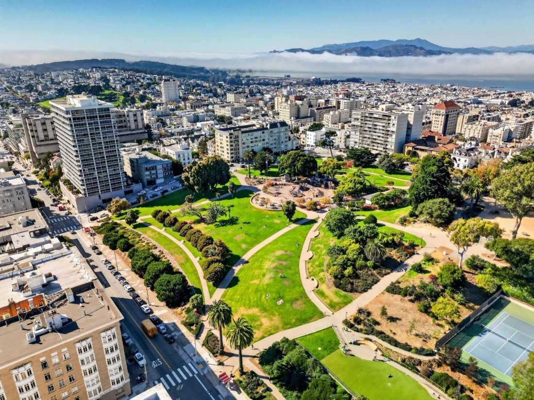 Condo in San Francisco, California, United States 2 - 19155159