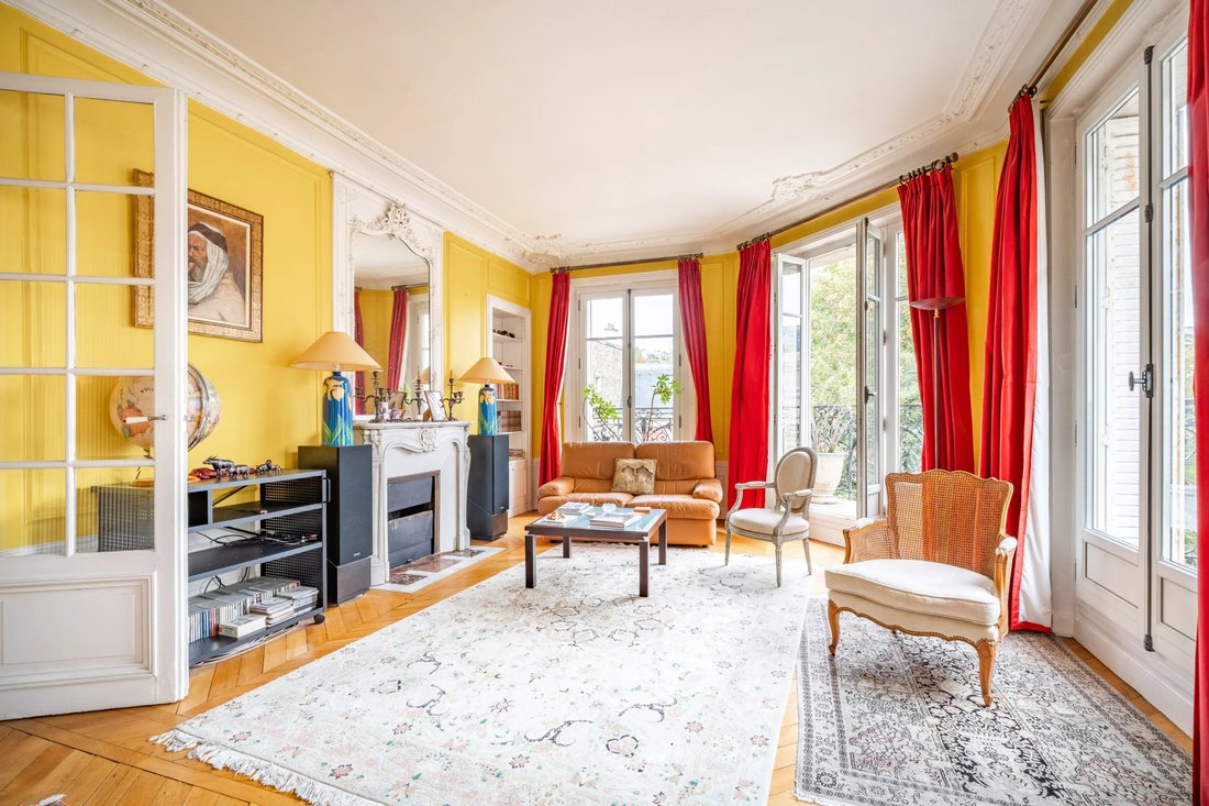 Apartment in Auteuil Nord, Paris 16e Arrondissement, Paris 2 - 19152737