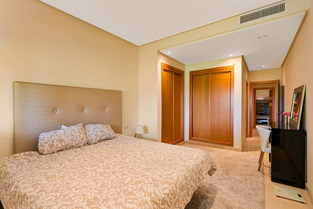 Apartment in Puerto Banus, Marbella, Spain 3 - 19153021