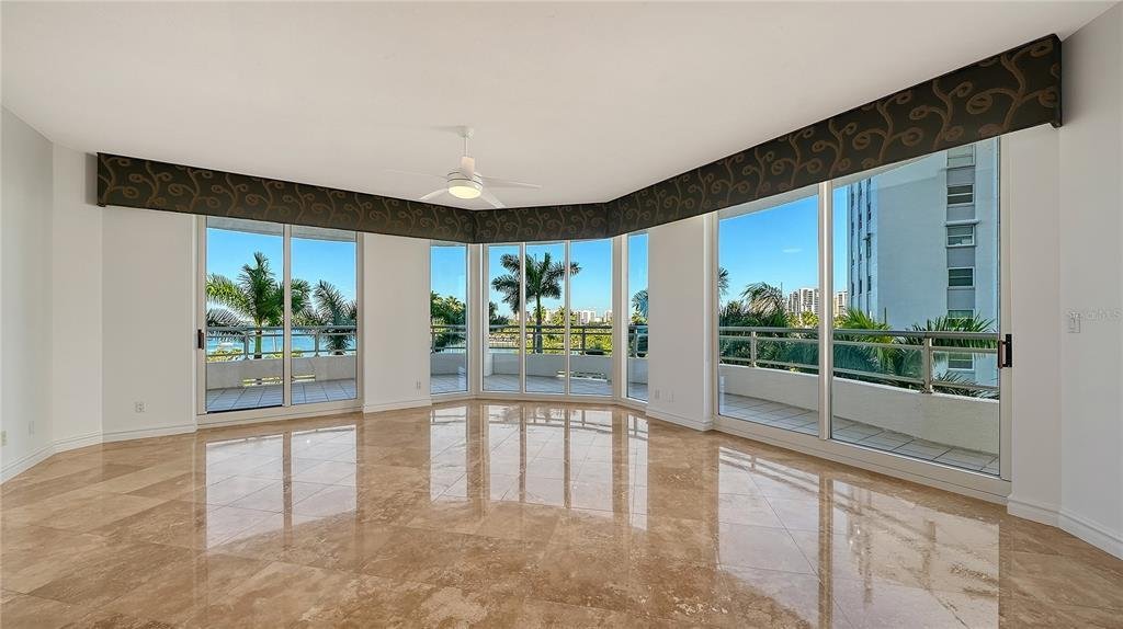 Condo in Sarasota, Florida, United States 5 - 19153890