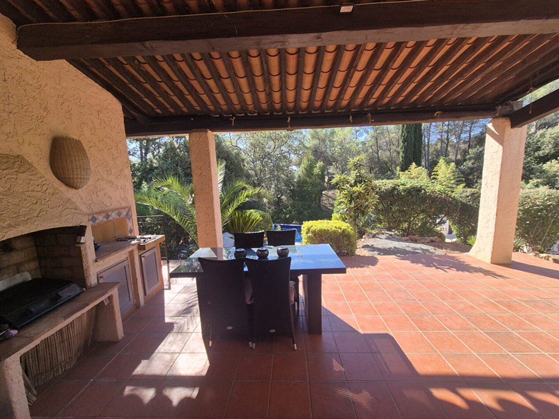Maison à Ecarts, Roquebrune-sur-Argens, France 3 - 19153090