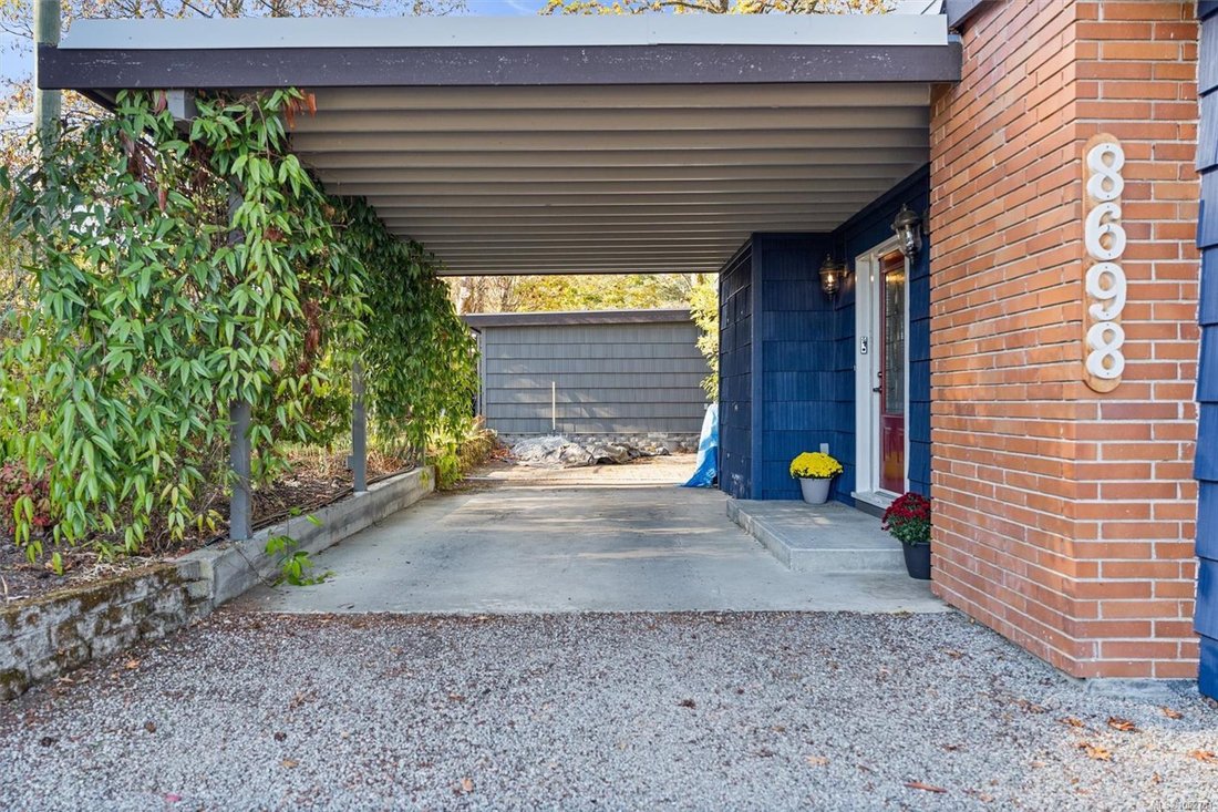 House in North Saanich, British Columbia, Canada 3 - 19156233