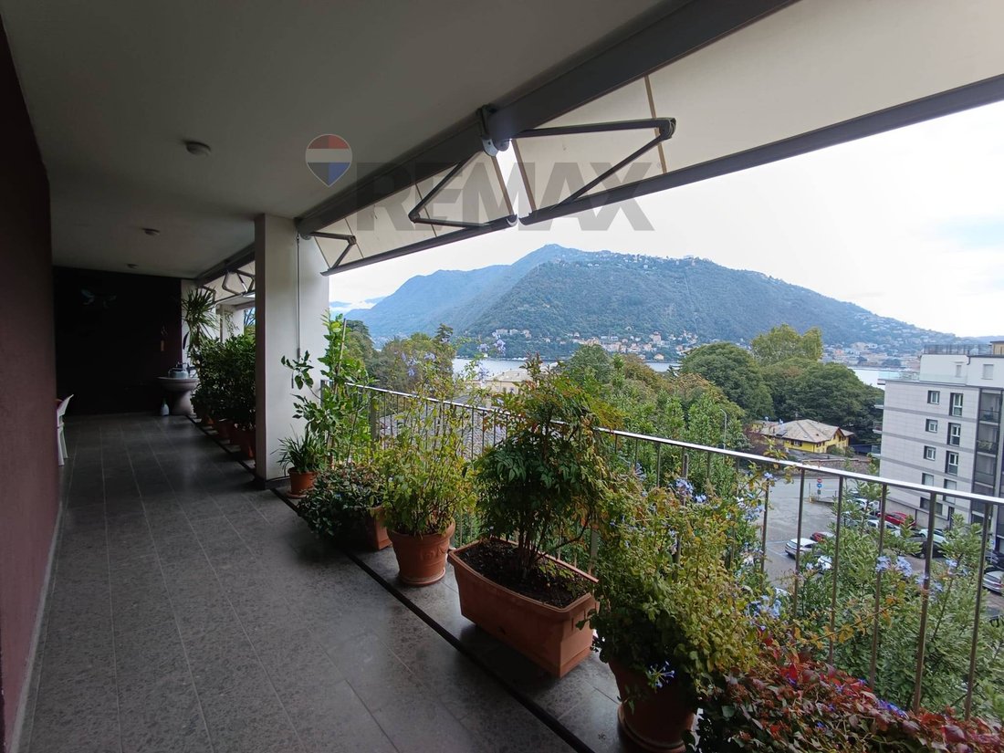 Apartment in Centro-Lago Occidentale, Como, Lombardy 1 - 19157315