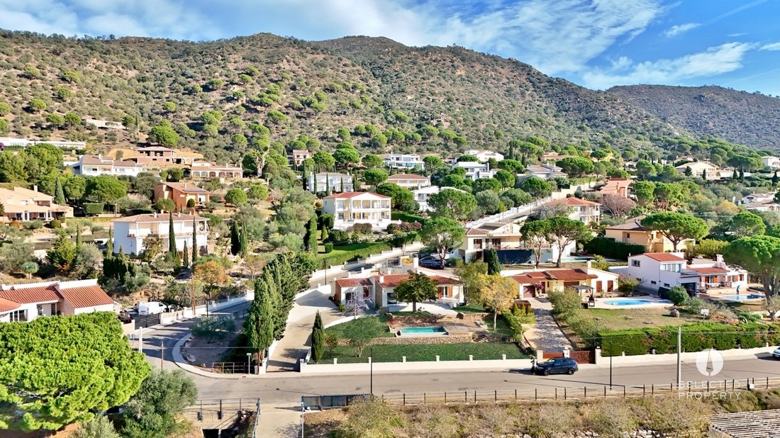 Villa in Pau, Catalonia, Spain 2 - 19153512