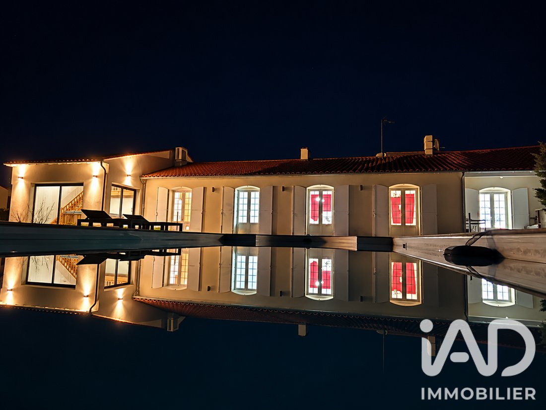 House in Saint-Savinien, Nouvelle-Aquitaine, France 1 - 18438578
