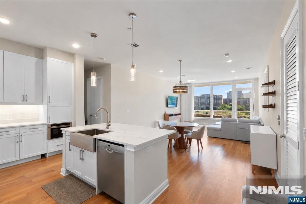 Condo in Edgewater, New Jersey, United States 1 - 19153726