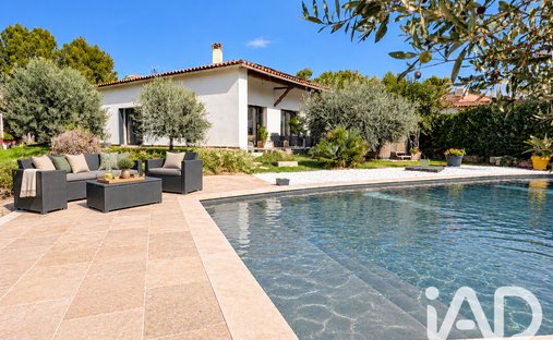 House in Zone Rurale Nord, Carpentras, France 1