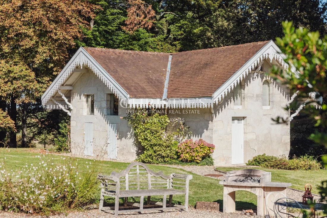 Schloss in Grand Parc-Chartrons-Paul Doumer, Bordeaux, Frankreich 4 - 19153061